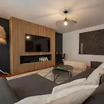 La Loge Place Des Quinconces Апартаменты