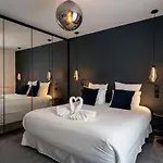 Апартаменты La Loge Place Des Quinconces