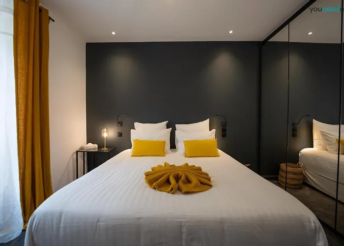 La Loge Place Des Quinconces *