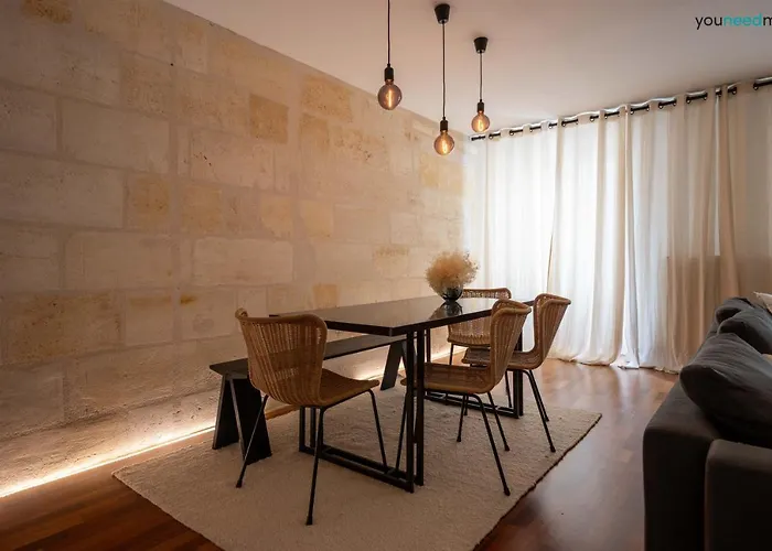 La Loge Place Des Quinconces Бордо