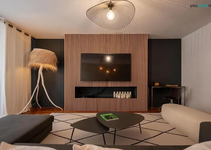 Апартаменты La Loge Place Des Quinconces