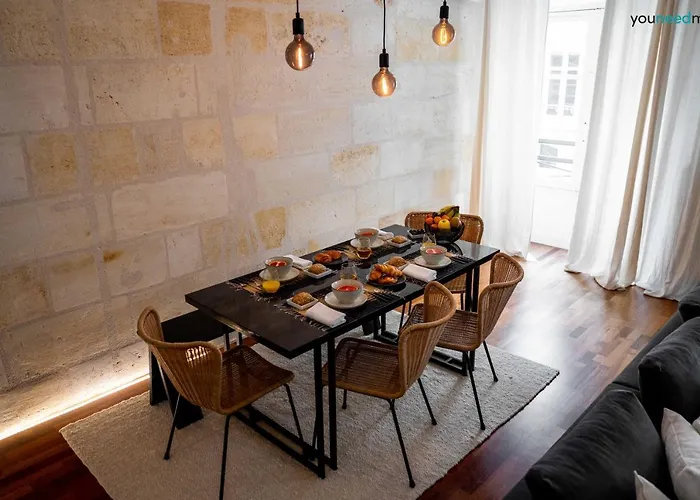 La Loge Place Des Quinconces *