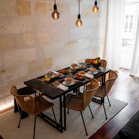 La Loge Place Des Quinconces *